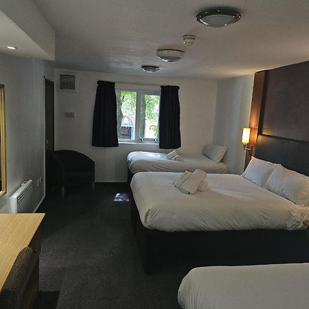 V Lodge Manchester Middleton  Dış mekan fotoğraf