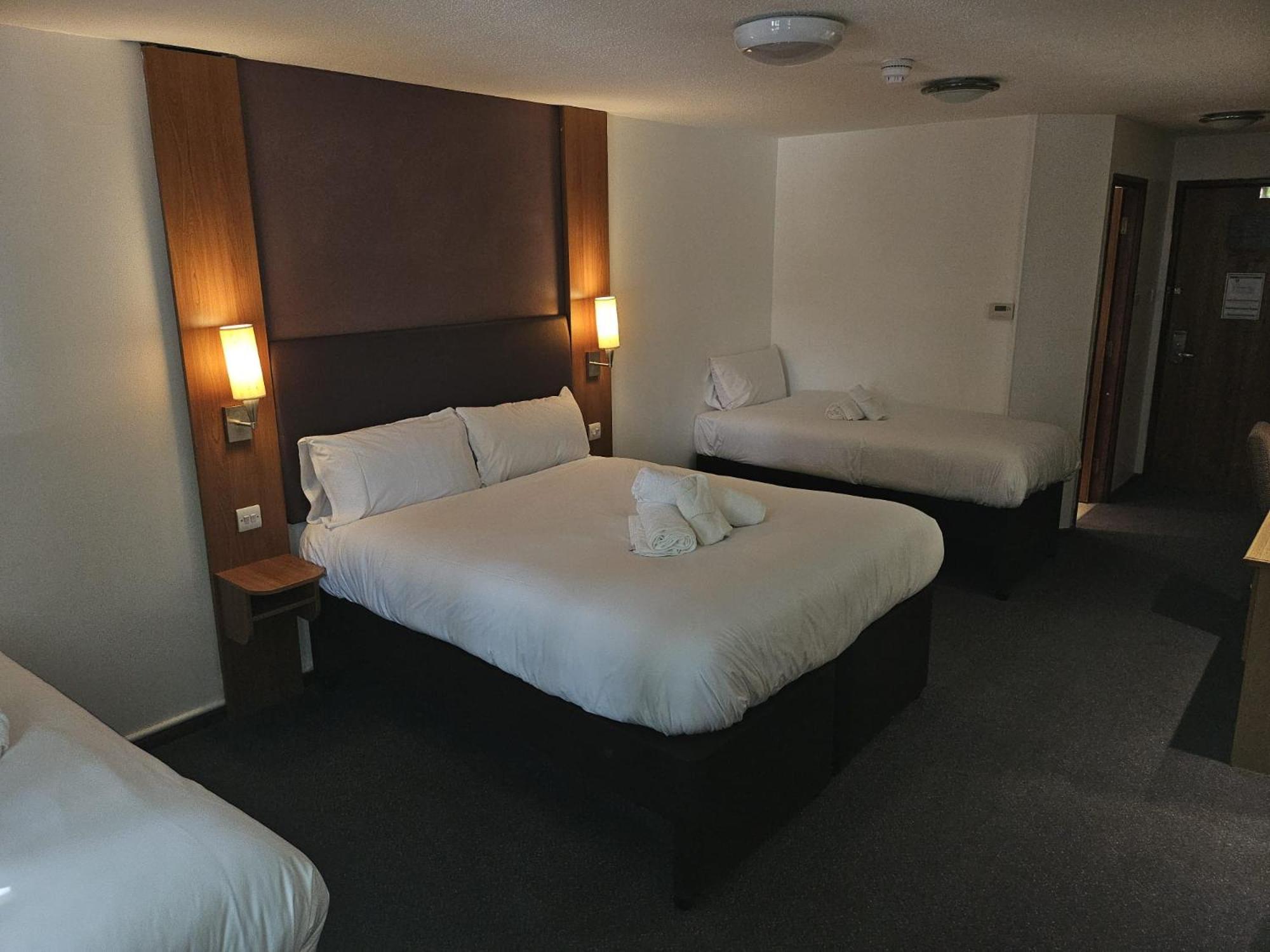V Lodge Manchester Middleton  Dış mekan fotoğraf